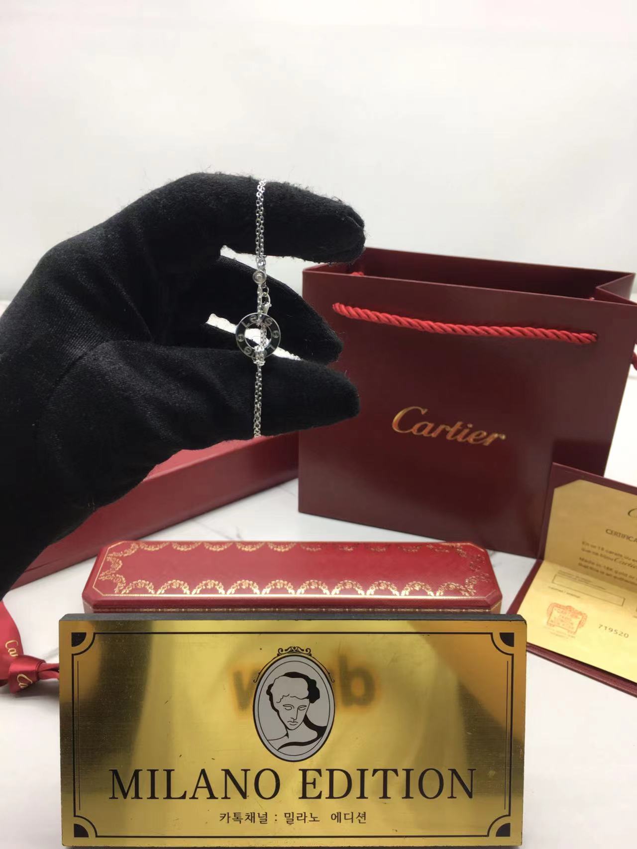 까르띠에 cartier 러브 브레이슬릿 (컬러 화이트골드)