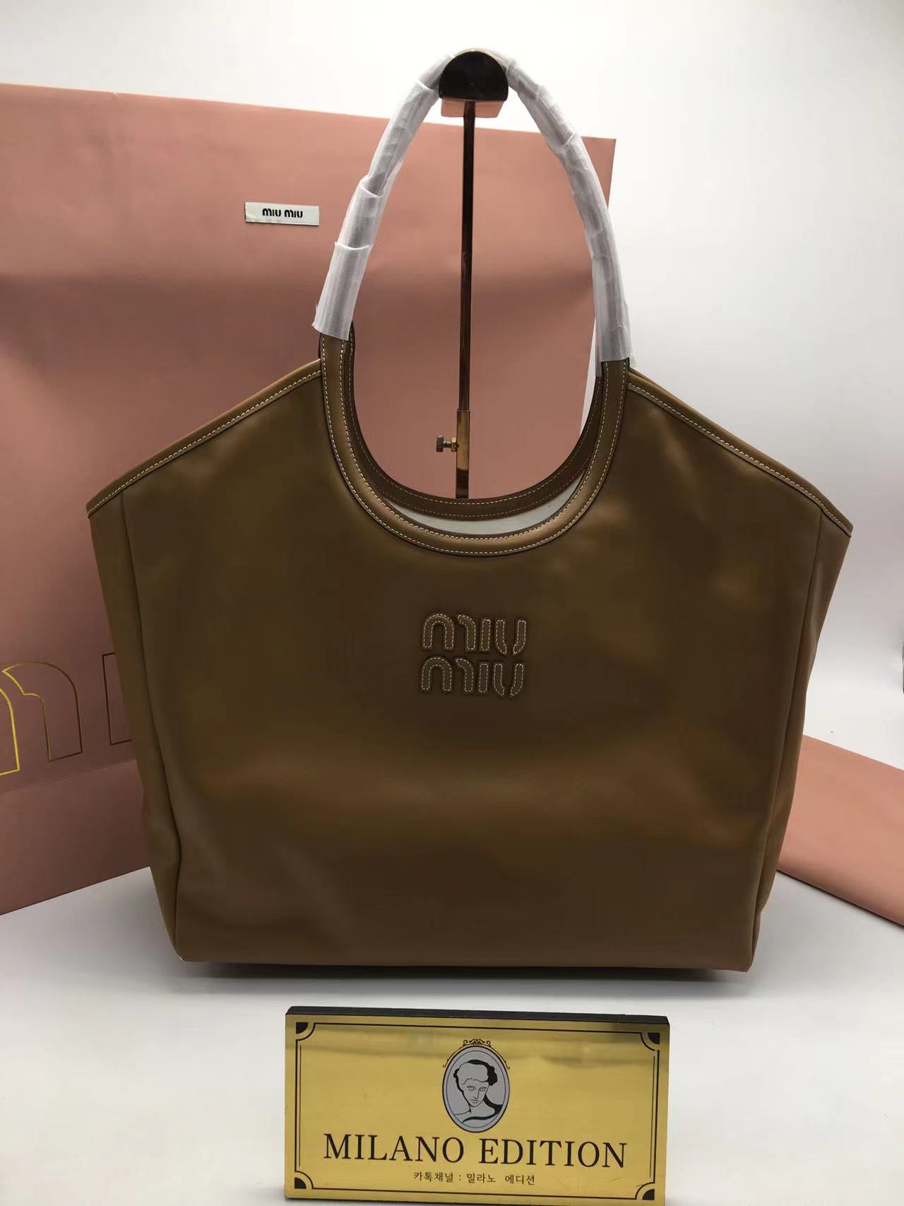 미우미우 23fw miu miu 아이비 가죽백